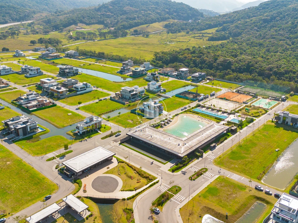 Terreno em Pedra Branca, Palhoça. 0 quartos, 0m². Imagem 1 de 10