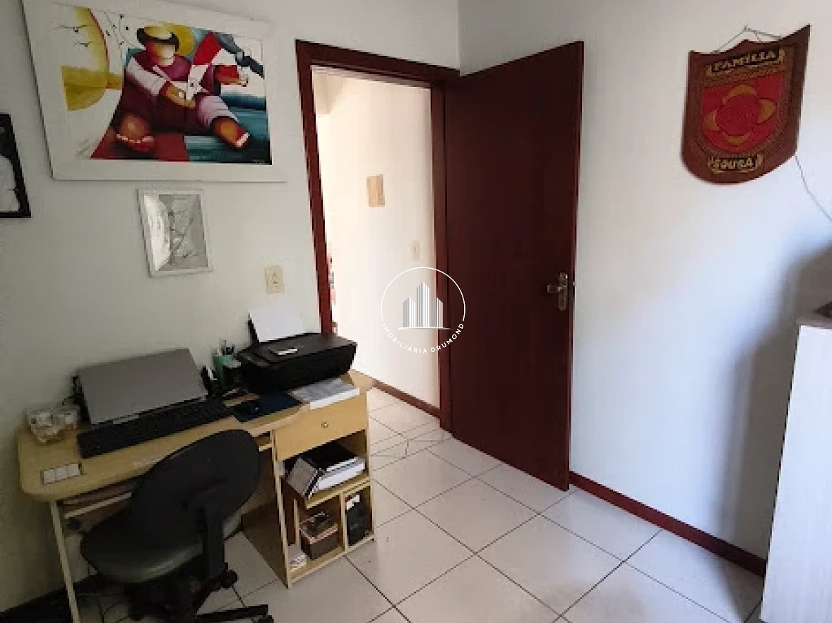 Casa em Forquilhinha, São José. 4 quartos, 205m². Imagem 23 de 37