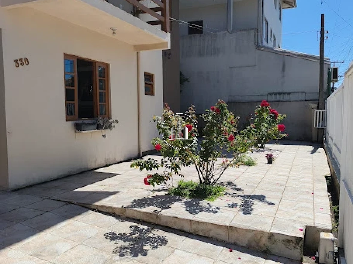 Casa em Forquilhinha, São José. 4 quartos, 205m². Imagem 4 de 37