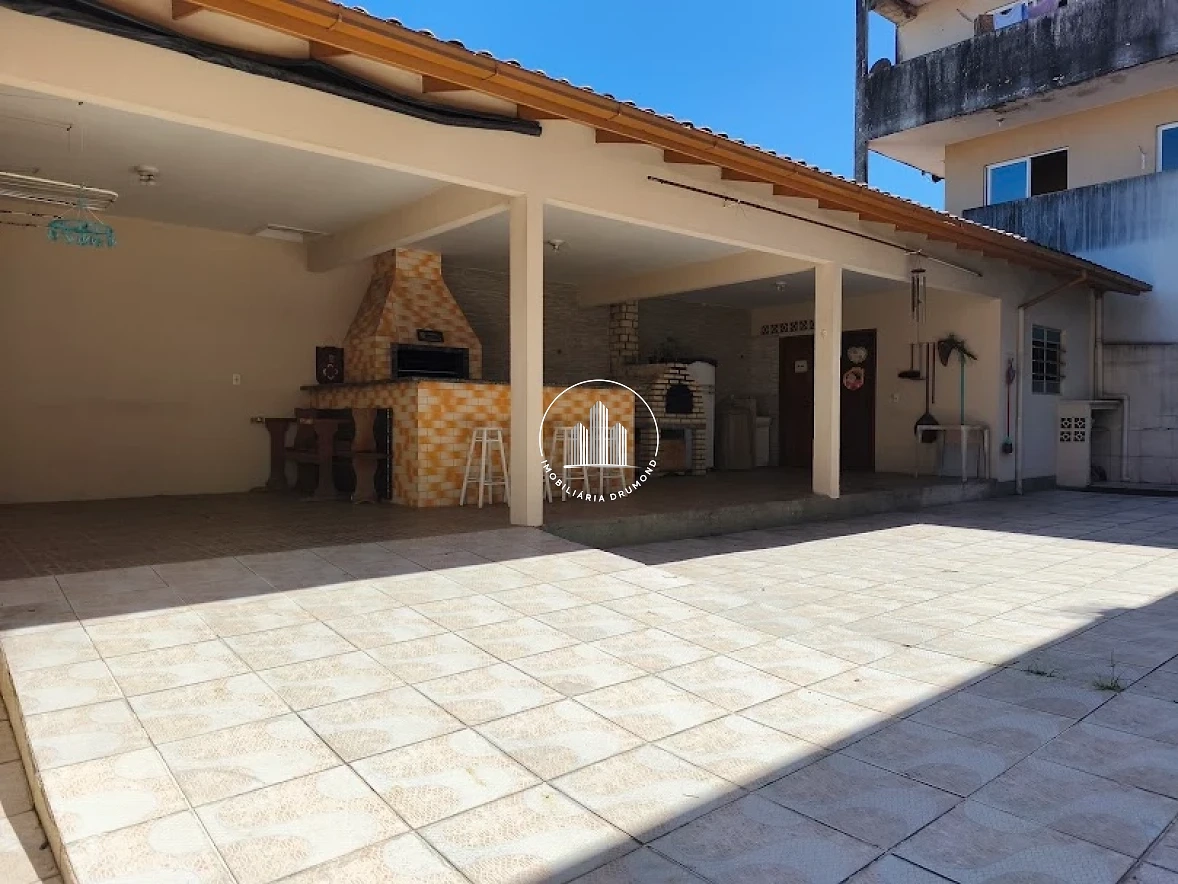 Casa em Forquilhinha, São José. 4 quartos, 205m². Imagem 9 de 37