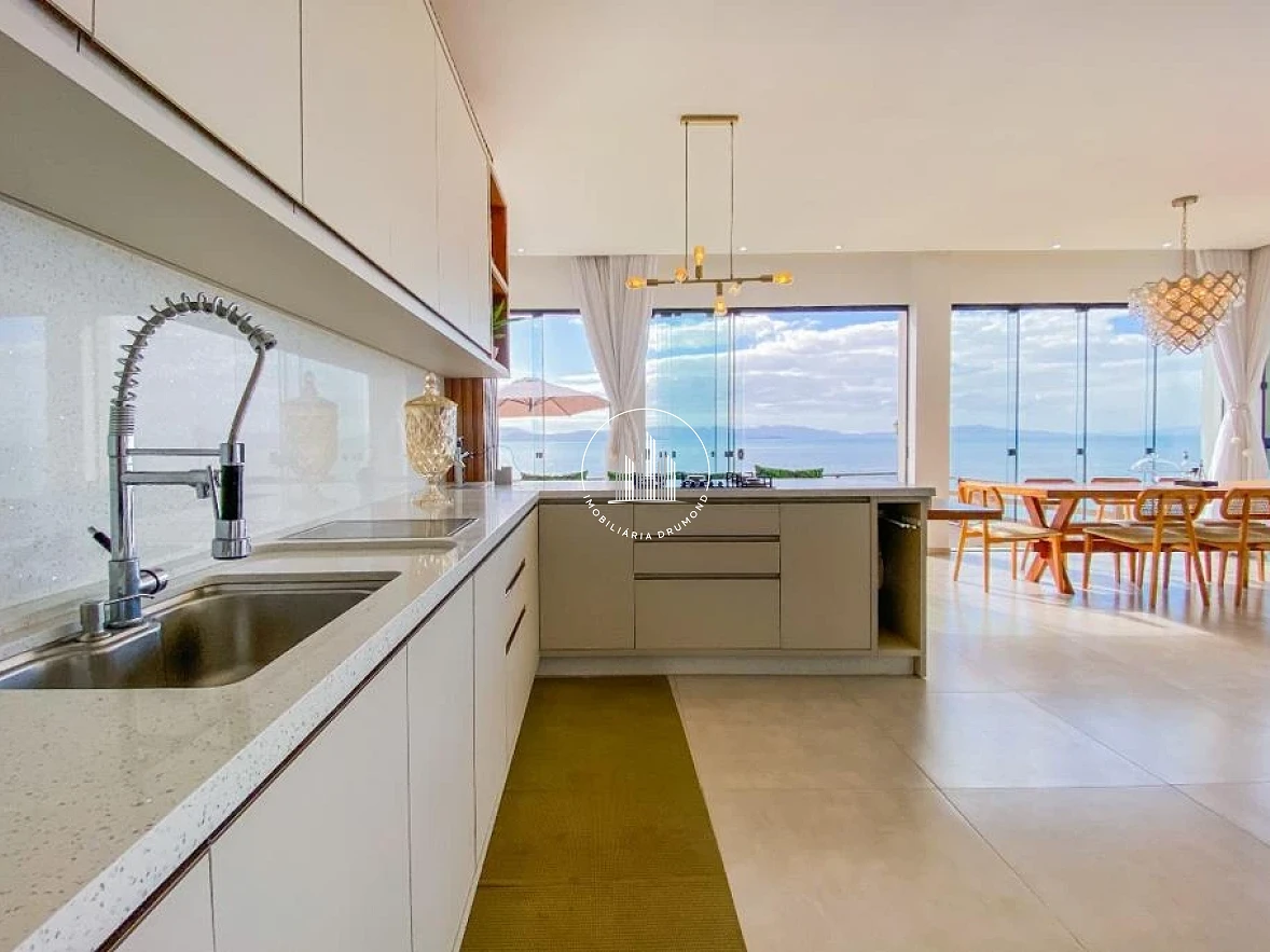 Casa em Tijuquinhas (guaporanga), Biguaçu. 5 quartos, 490m². Imagem 4 de 50
