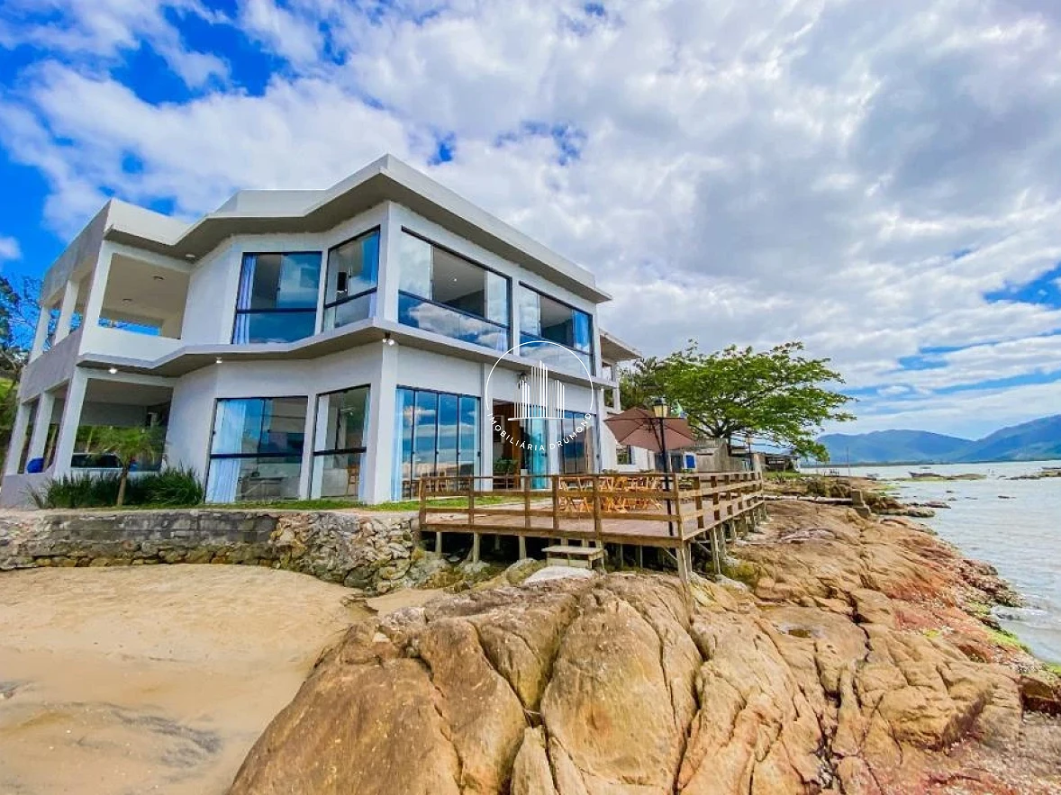 Casa em Tijuquinhas (guaporanga), Biguaçu. 5 quartos, 490m². Imagem 1 de 50