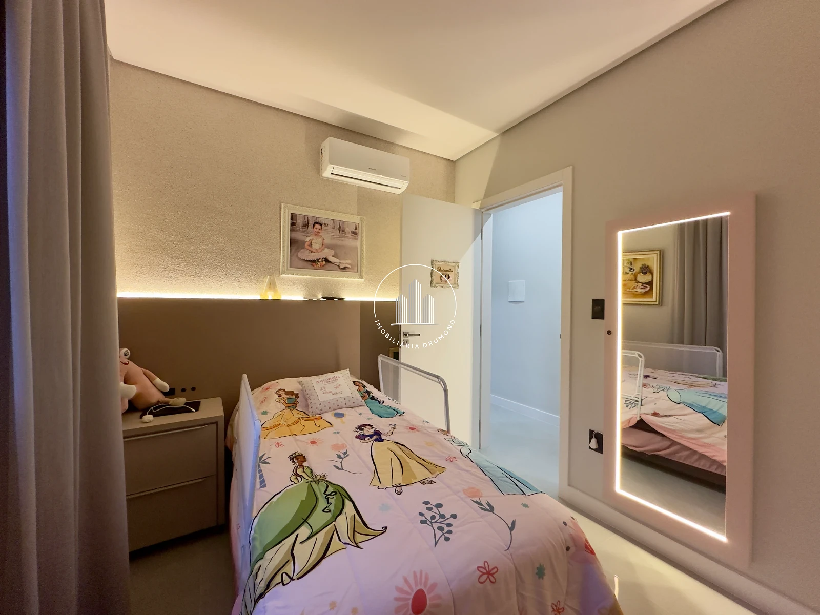 Casa em Serraria, São José. 3 quartos, 153m². Imagem 8 de 26