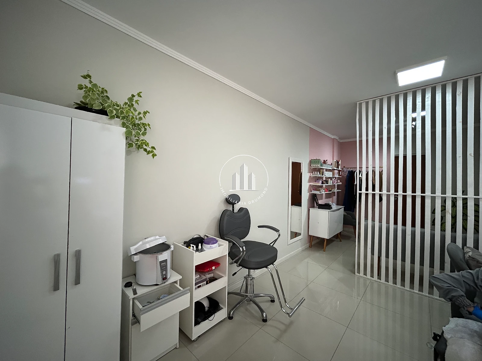 Escritório/Sala em Kobrasol, São José. 0 quartos, 32m². Imagem 9 de 22
