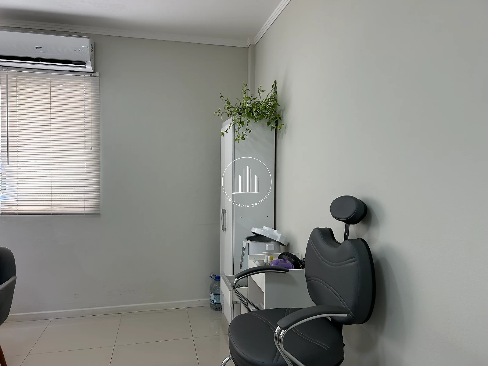 Escritório/Sala em Kobrasol, São José. 0 quartos, 32m². Imagem 10 de 22
