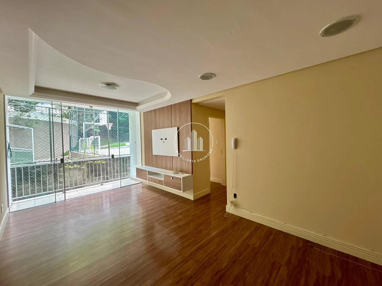 Apartamento em Abraão, Florianópolis. 2 quartos, 63m². Imagem 1 de 28