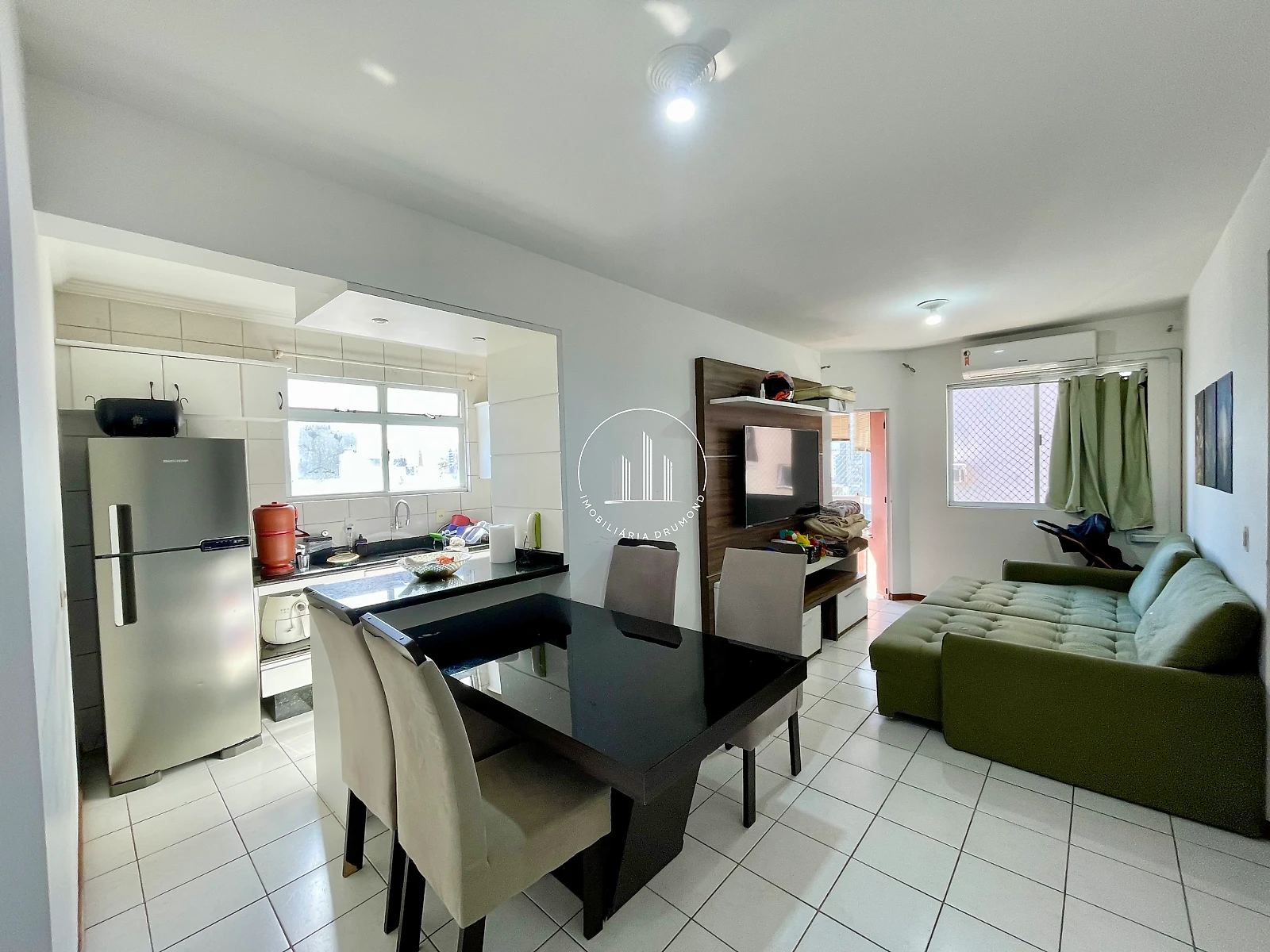 Apartamento em Kobrasol, São José. 2 quartos, 67m². Imagem 1 de 20