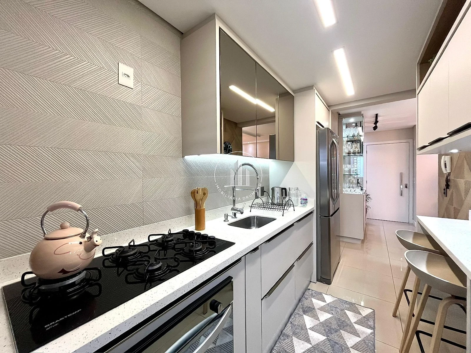 Apartamento em Barreiros, São José. 3 quartos, 92m². Imagem 5 de 33