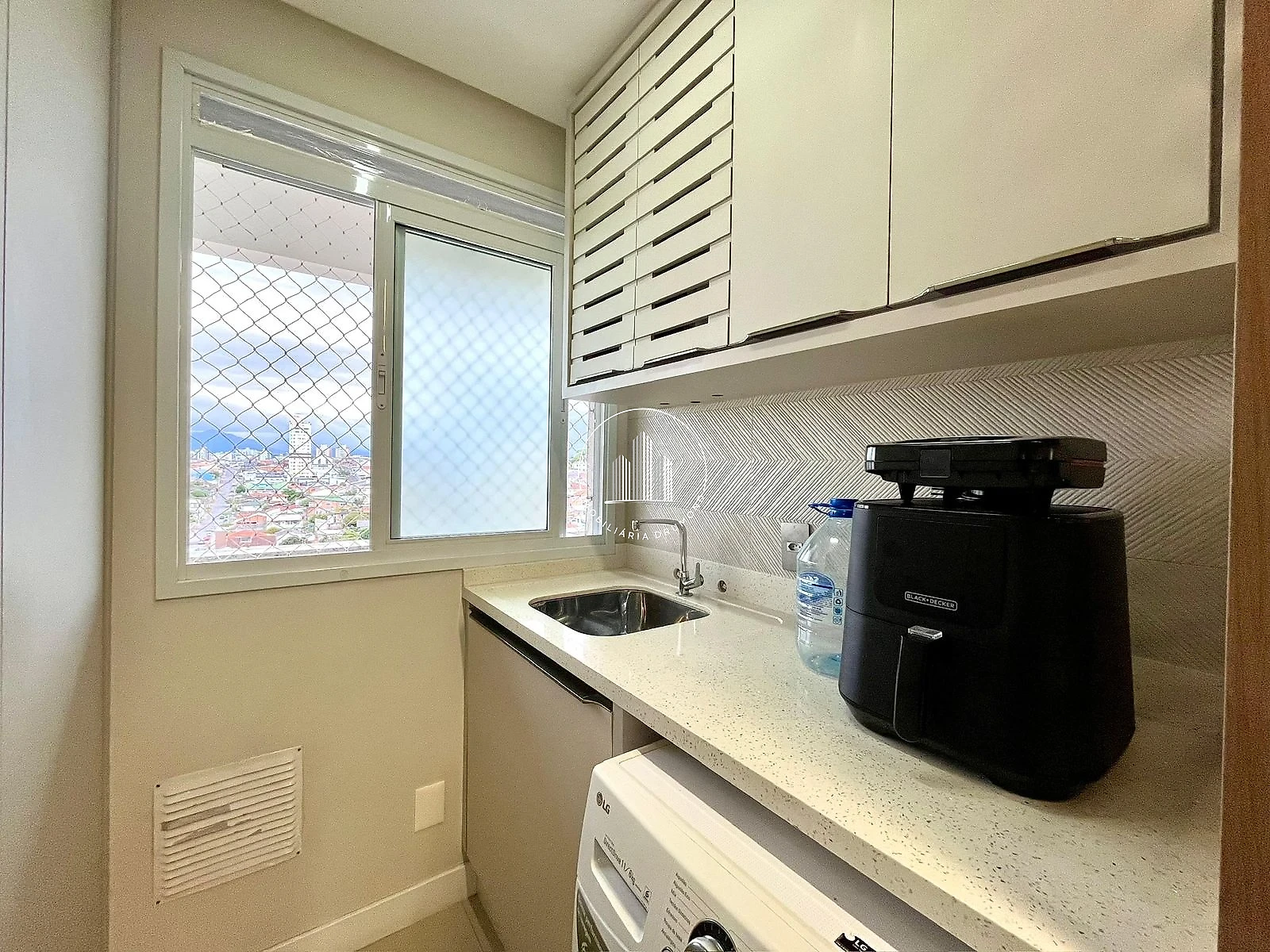 Apartamento em Barreiros, São José. 3 quartos, 92m². Imagem 6 de 33