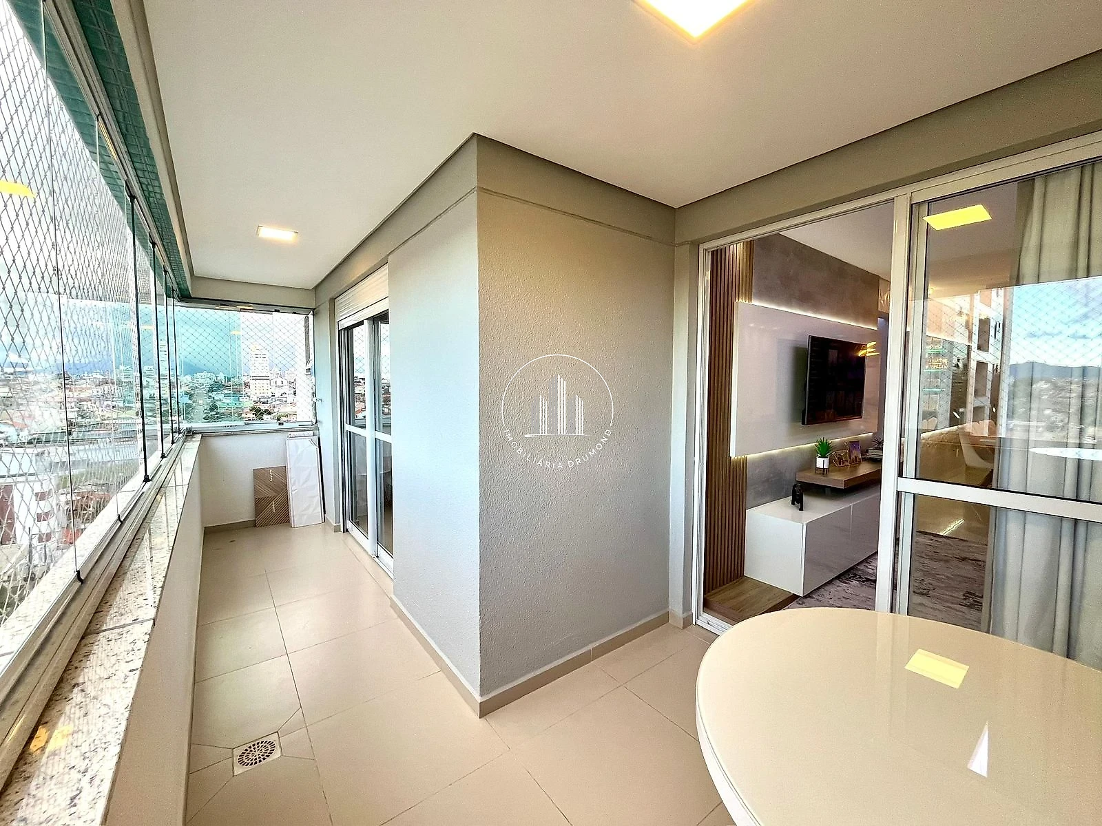 Apartamento em Barreiros, São José. 3 quartos, 92m². Imagem 9 de 33