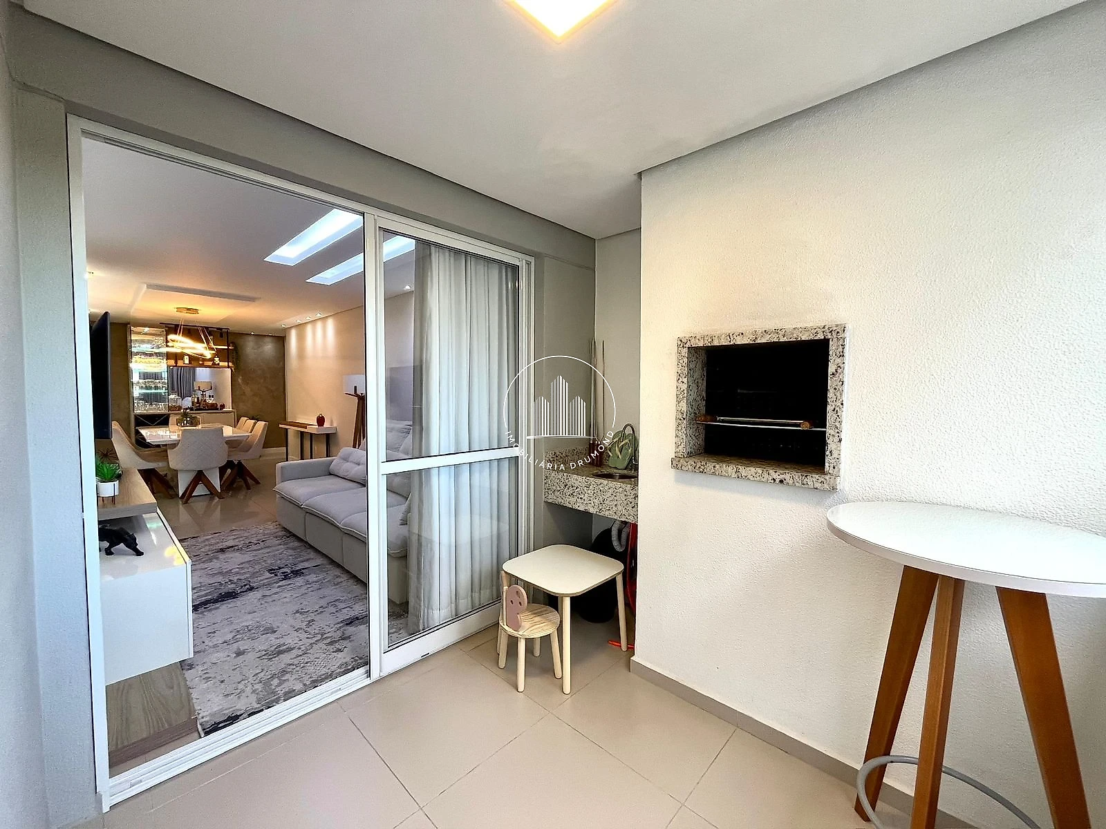 Apartamento em Barreiros, São José. 3 quartos, 92m². Imagem 10 de 33