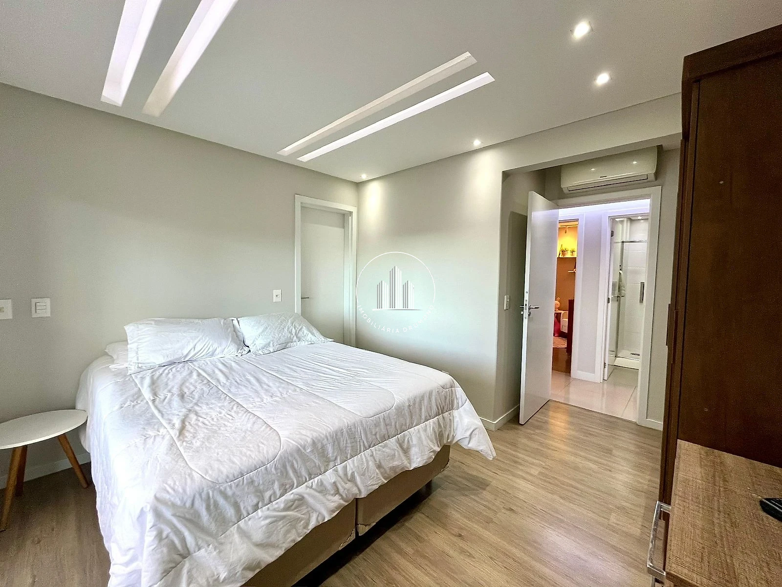 Apartamento em Barreiros, São José. 3 quartos, 92m². Imagem 13 de 33