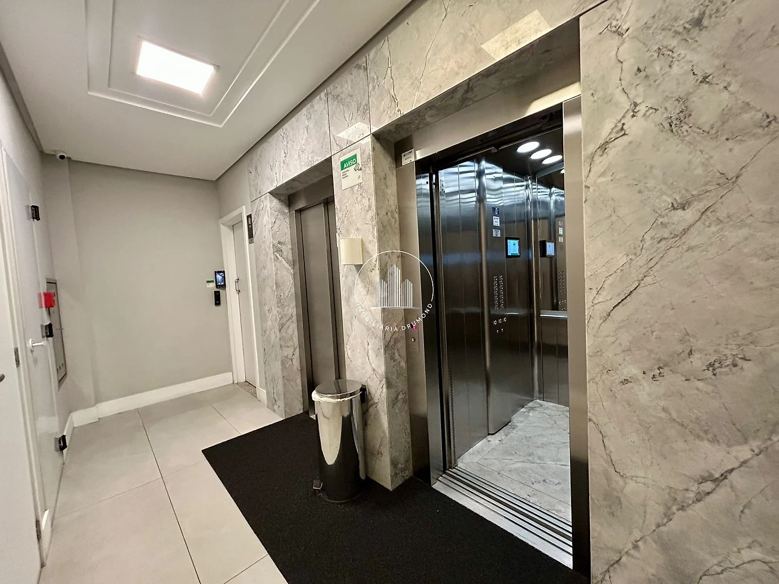 Apartamento em Barreiros, São José. 3 quartos, 92m². Imagem 17 de 33