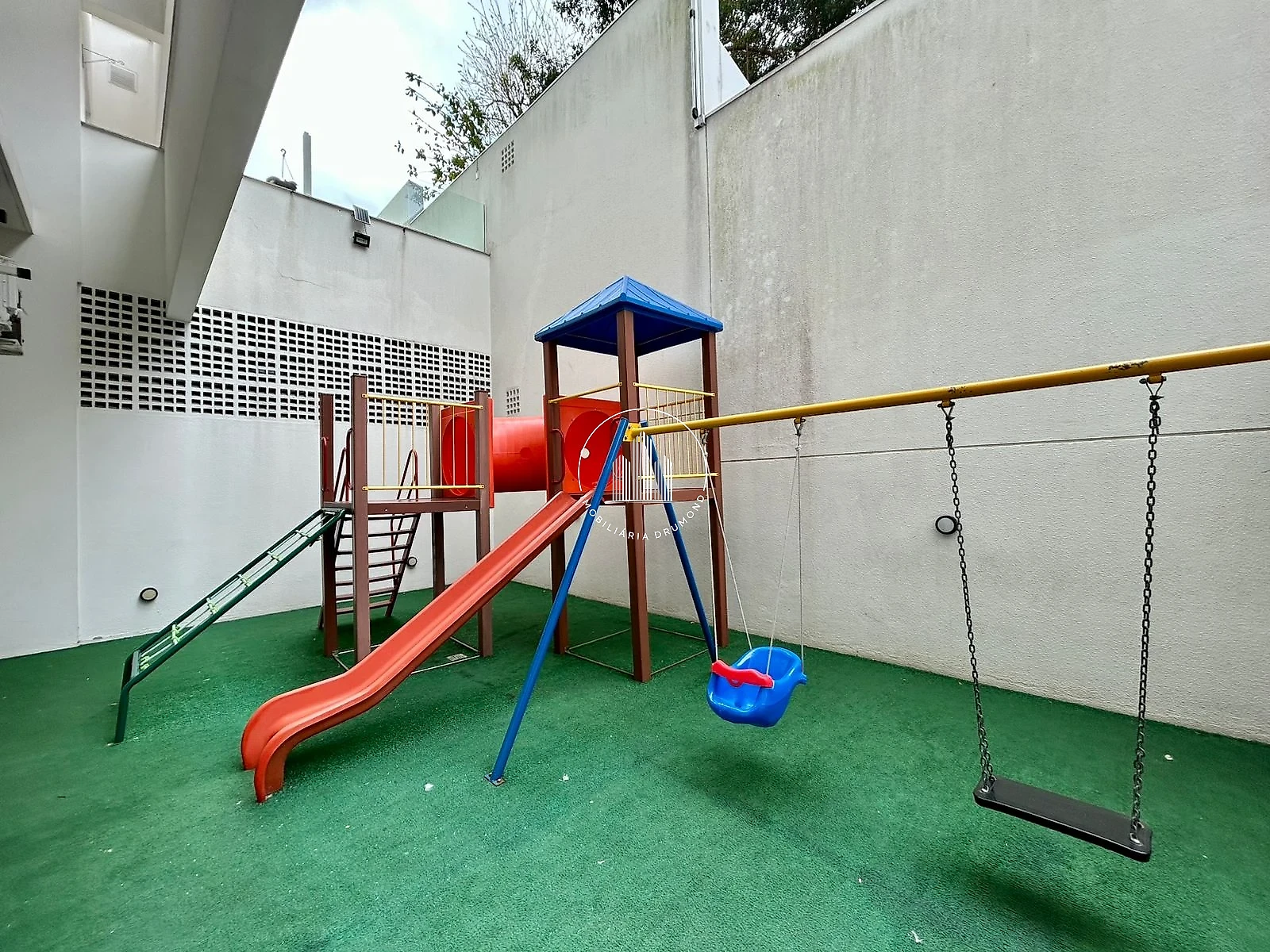 Apartamento em Barreiros, São José. 3 quartos, 92m². Imagem 24 de 33