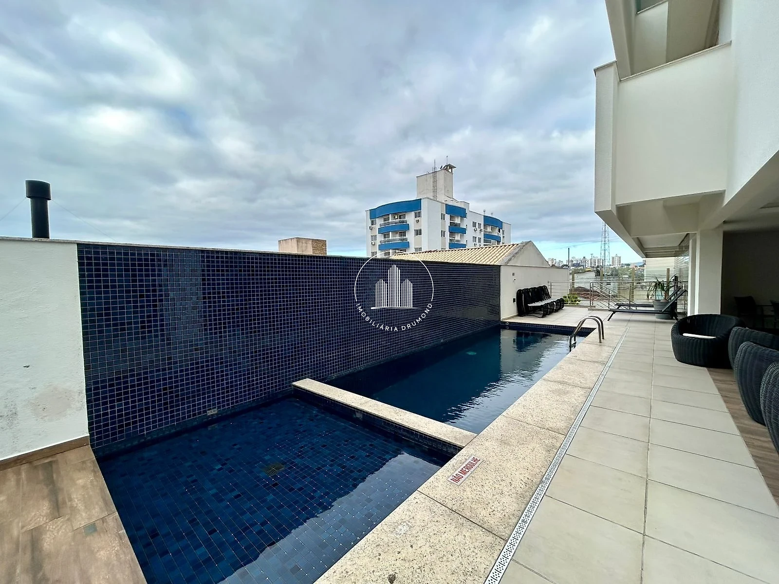 Apartamento em Barreiros, São José. 3 quartos, 92m². Imagem 27 de 33