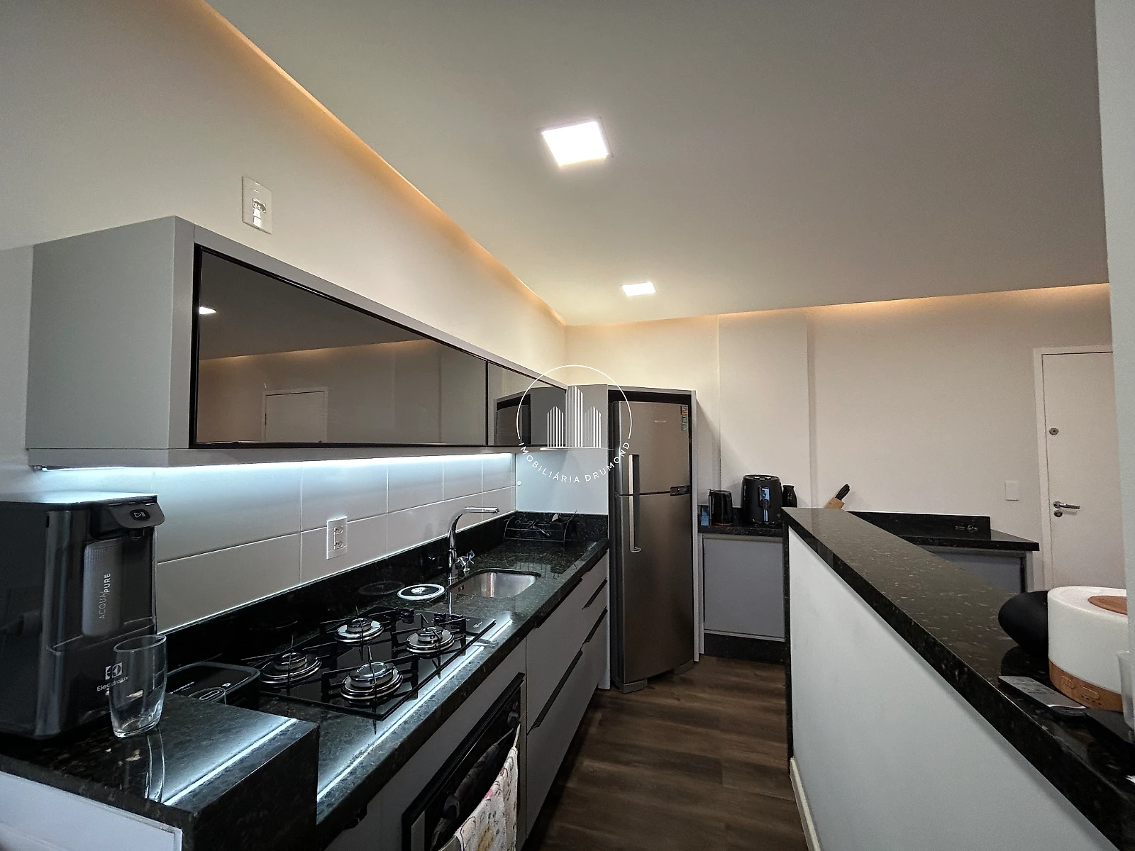 Apartamento em Ponta de Baixo, São José. 2 quartos, 61m². Imagem 6 de 36