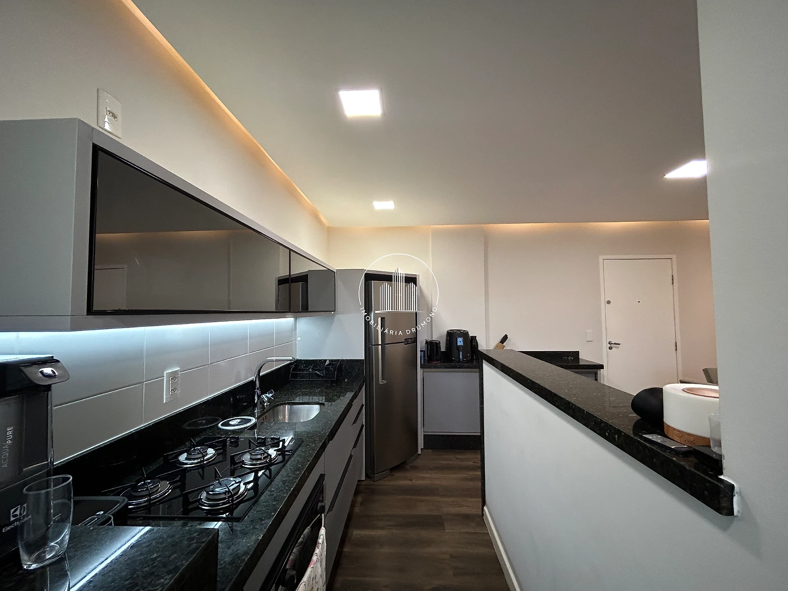 Apartamento em Ponta de Baixo, São José. 2 quartos, 61m². Imagem 7 de 36
