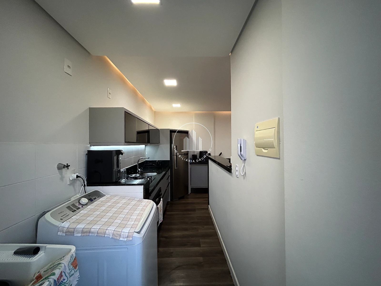 Apartamento em Ponta de Baixo, São José. 2 quartos, 61m². Imagem 8 de 36