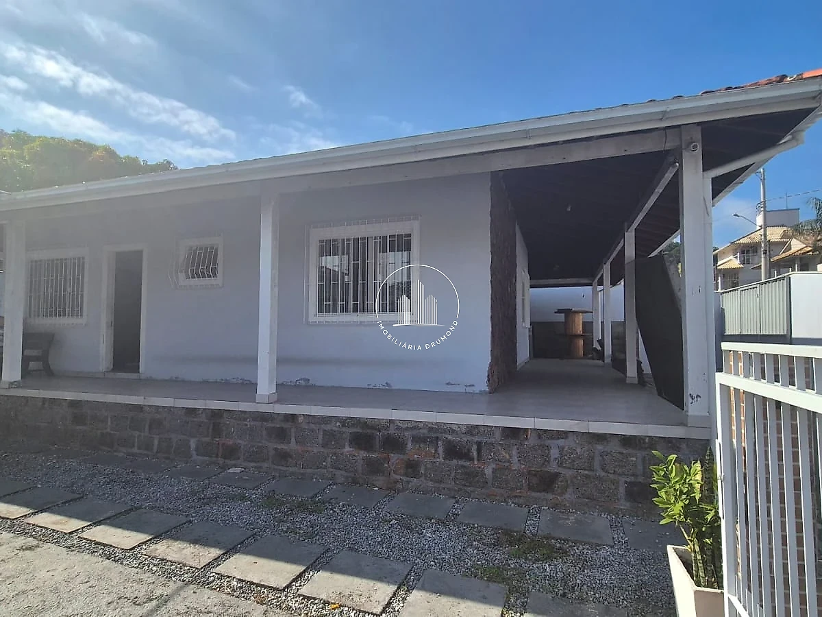 Casa em Fazenda Santo Antônio, São José. 2 quartos, 120m². Imagem 2 de 18
