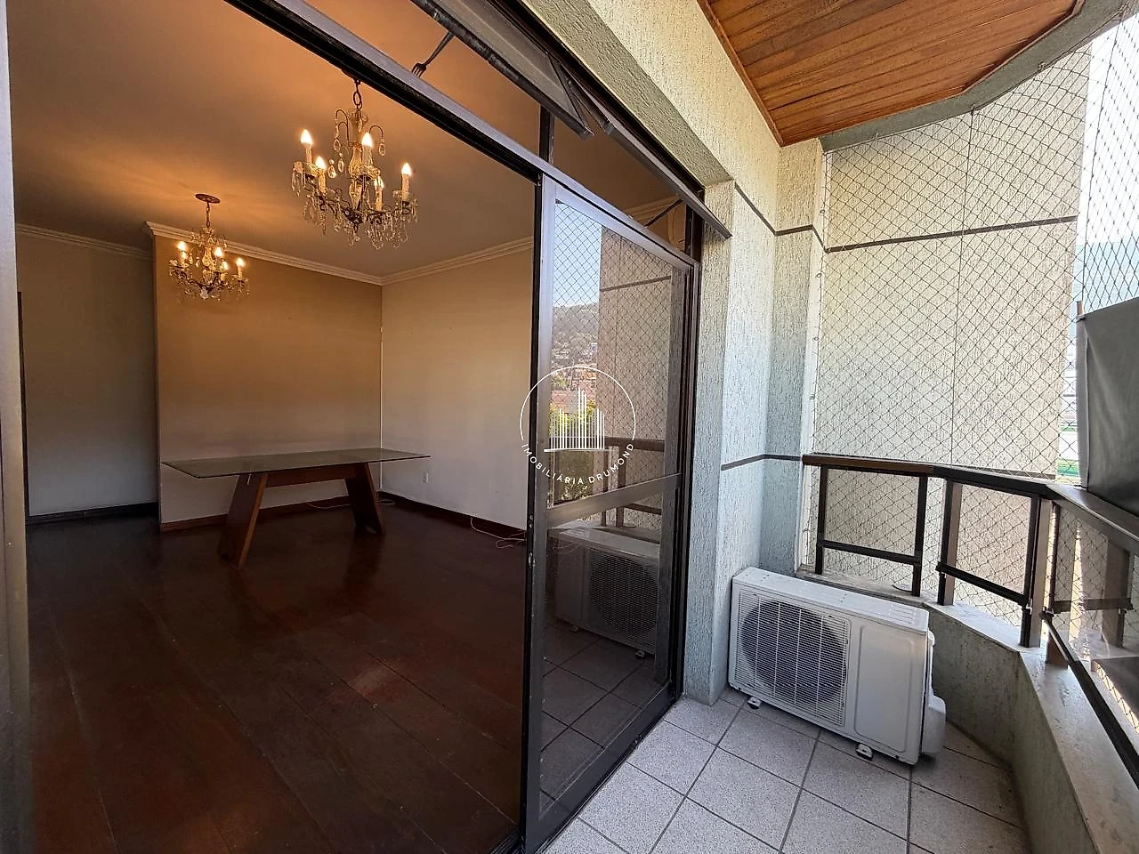 Apartamento em Centro, Florianópolis. 2 quartos, 82m². Imagem 2 de 21