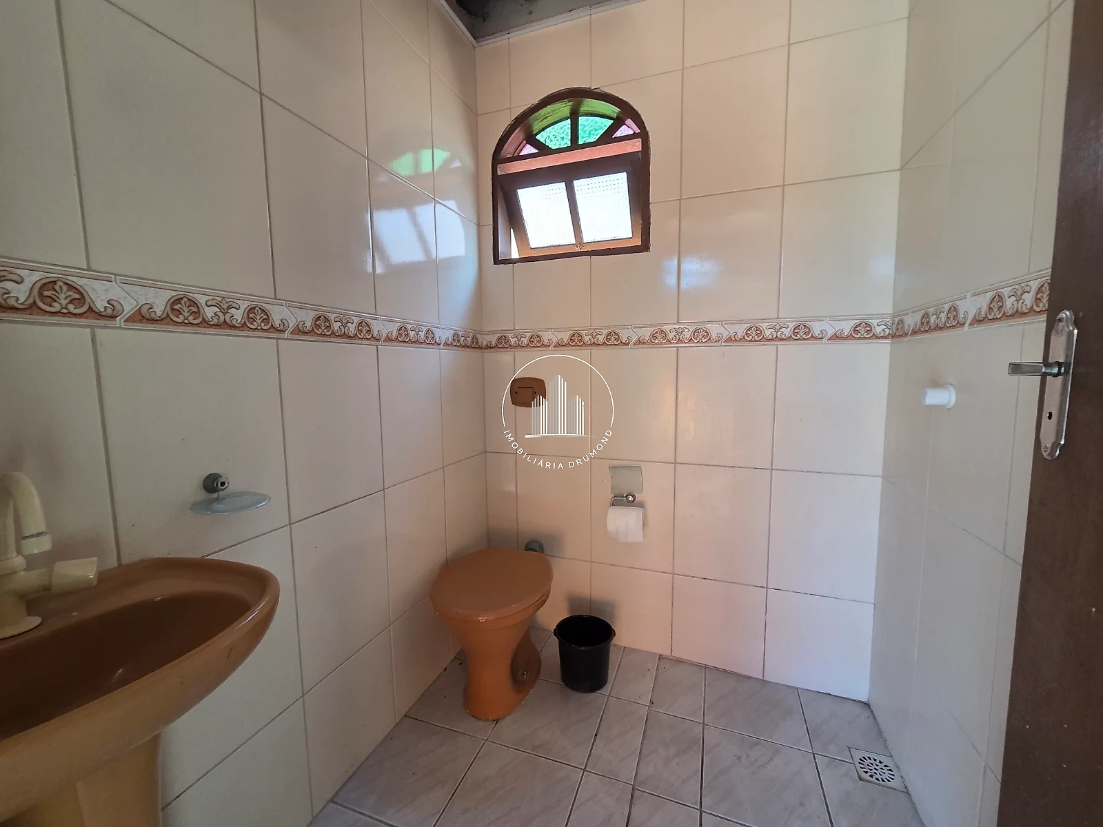 Casa em Fazenda Santo Antônio, São José. 4 quartos, 200m². Imagem 28 de 30