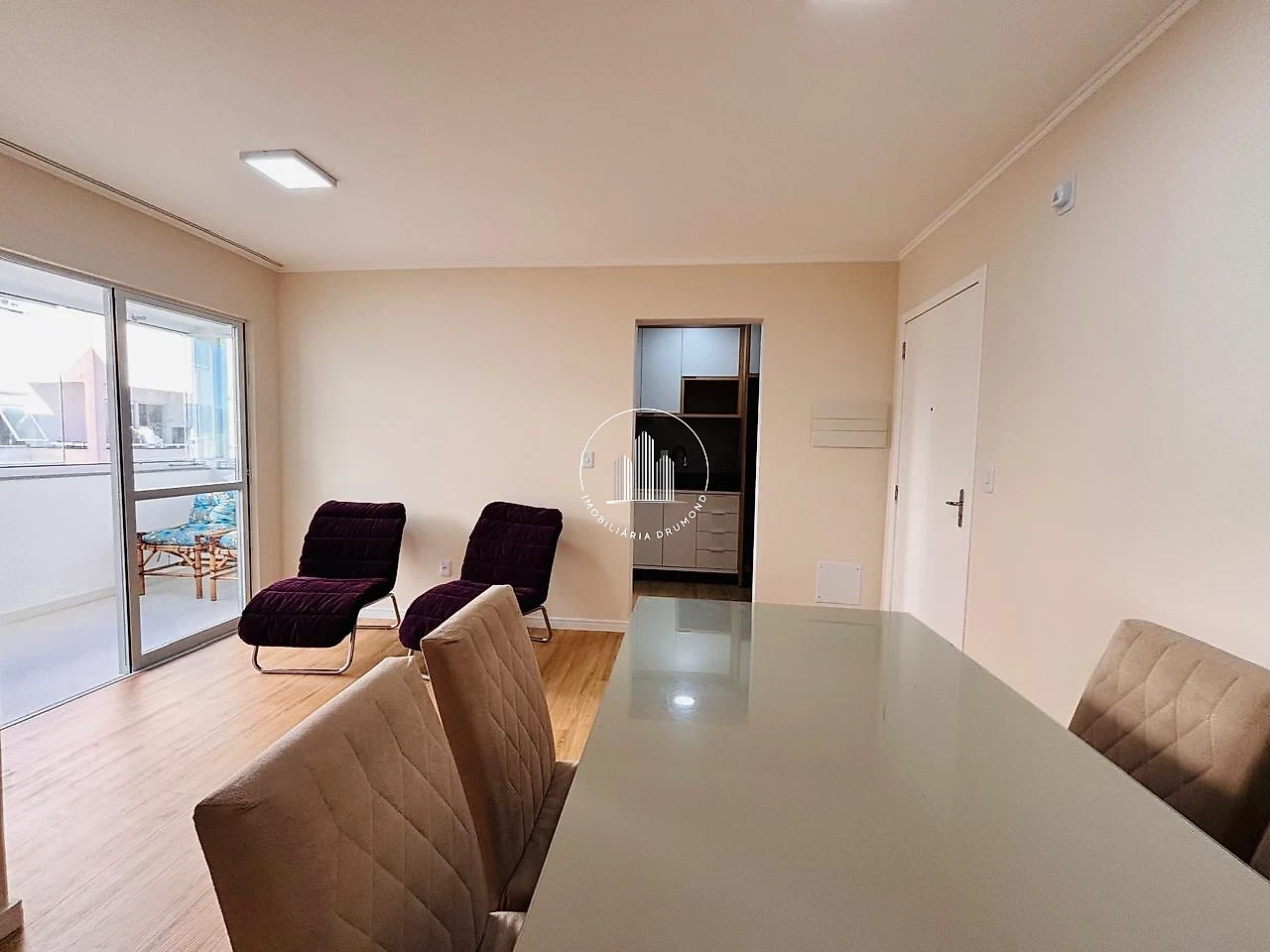 Apartamento em Balneário, Florianópolis. 2 quartos, 59m². Imagem 2 de 22