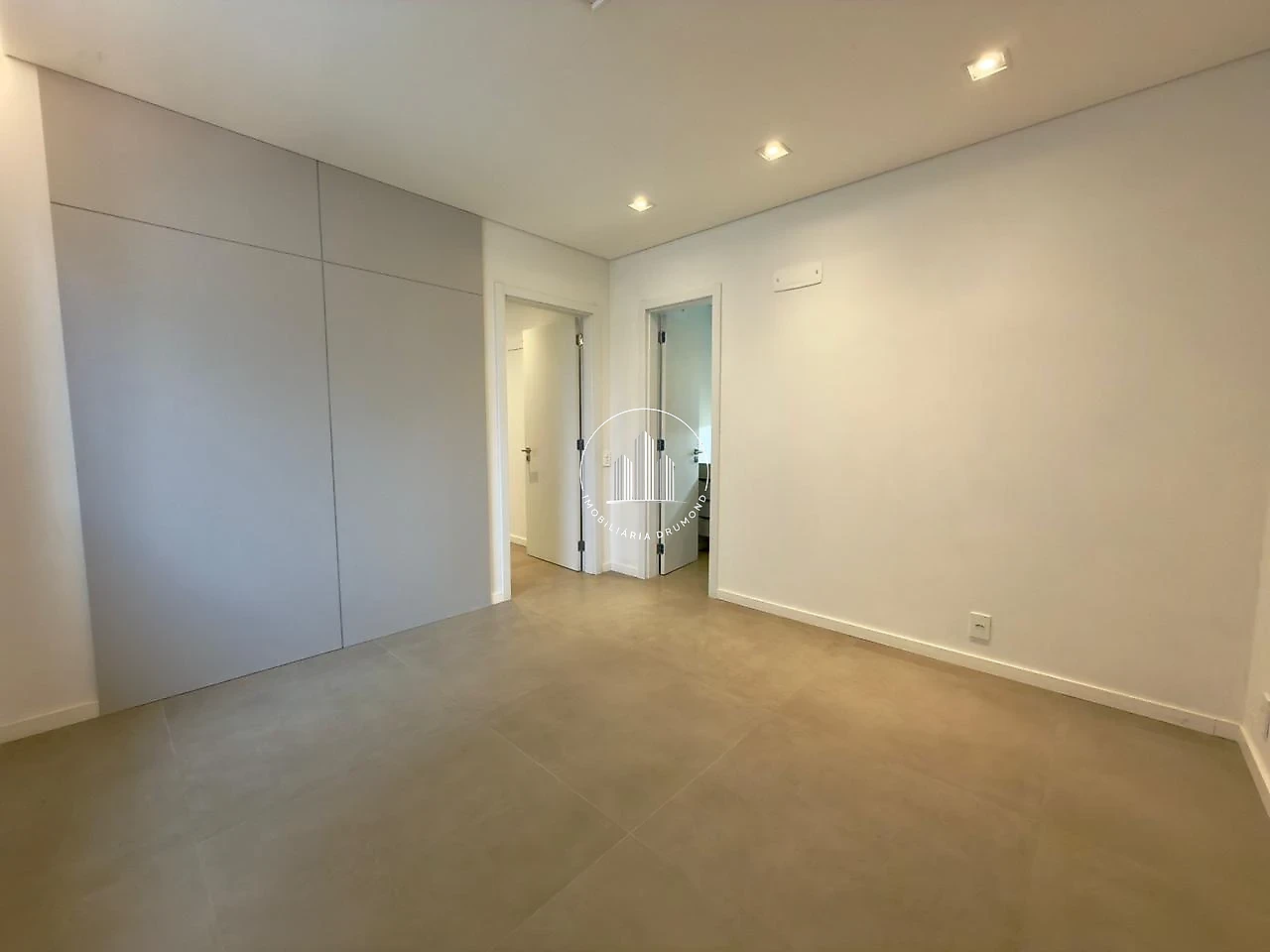 Apartamento em Centro, Florianópolis. 2 quartos, 110m². Imagem 25 de 29
