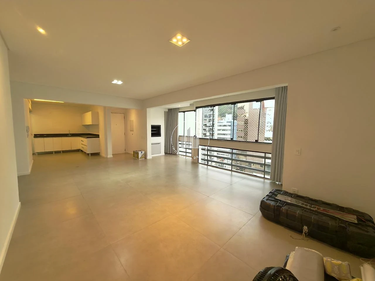 Apartamento em Centro, Florianópolis. 2 quartos, 110m². Imagem 1 de 29