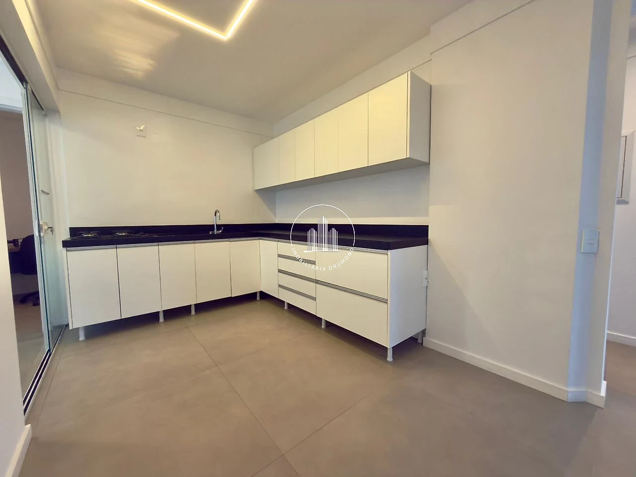 Apartamento em Centro, Florianópolis. 2 quartos, 110m². Imagem 4 de 29
