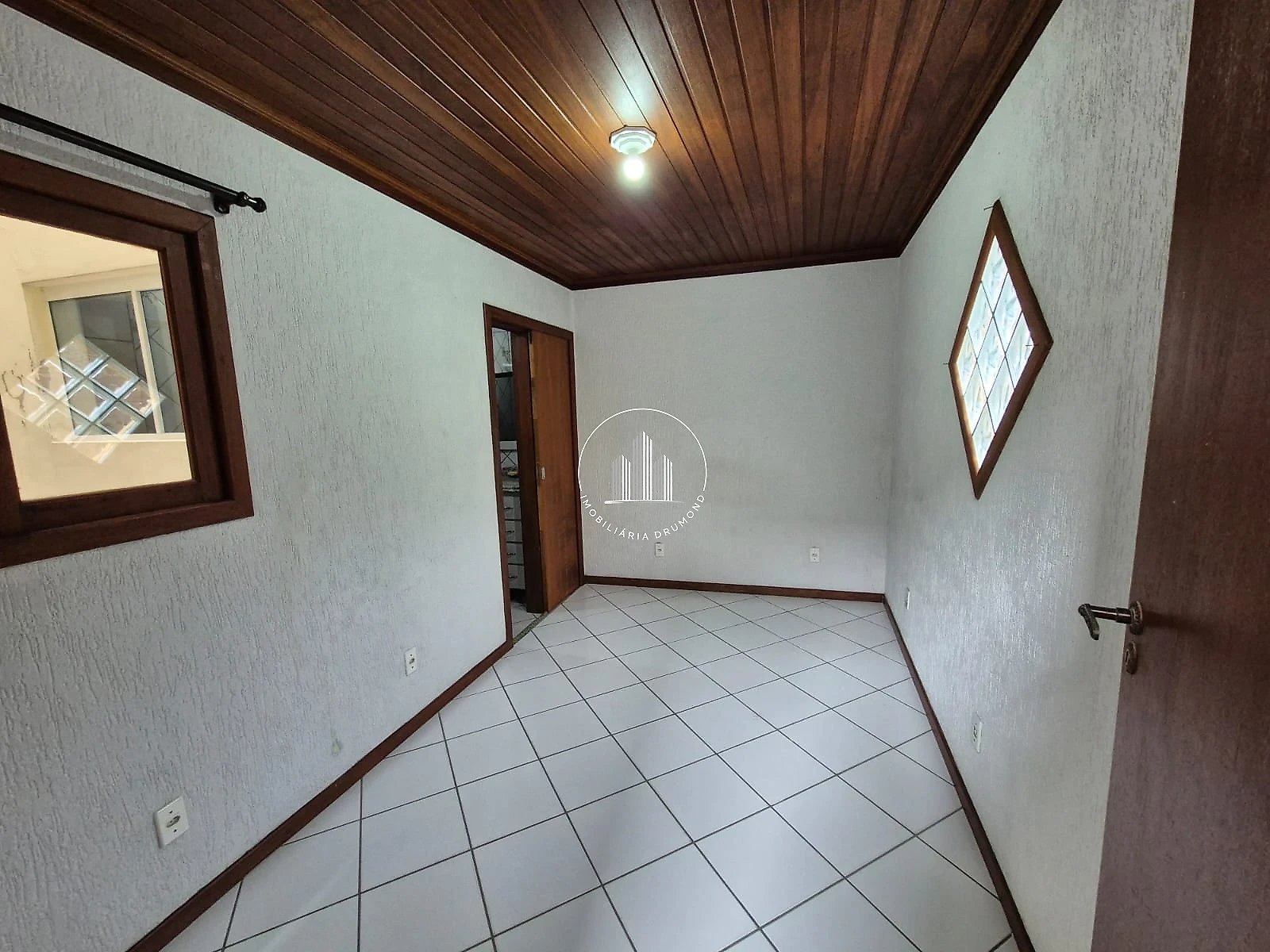 Casa em Barreiros, São José. 3 quartos, 275m². Imagem 21 de 43