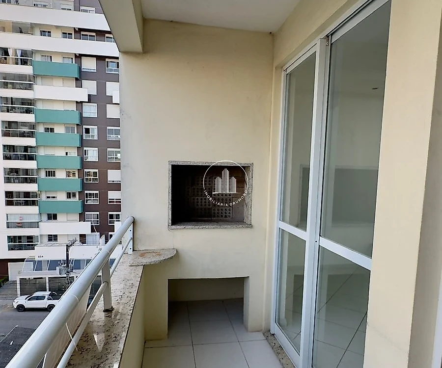 Apartamento em Barreiros, São José. 2 quartos, 67m². Imagem 3 de 21