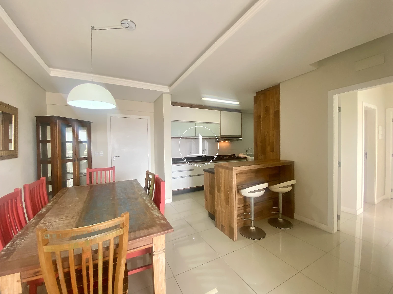 Apartamento em Barreiros, São José. 3 quartos, 94m². Imagem 2 de 39