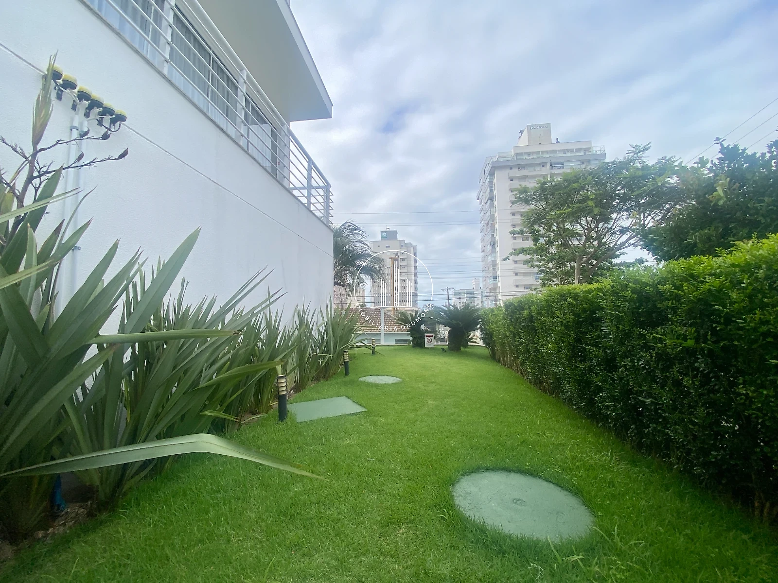 Apartamento em Barreiros, São José. 3 quartos, 94m². Imagem 38 de 39
