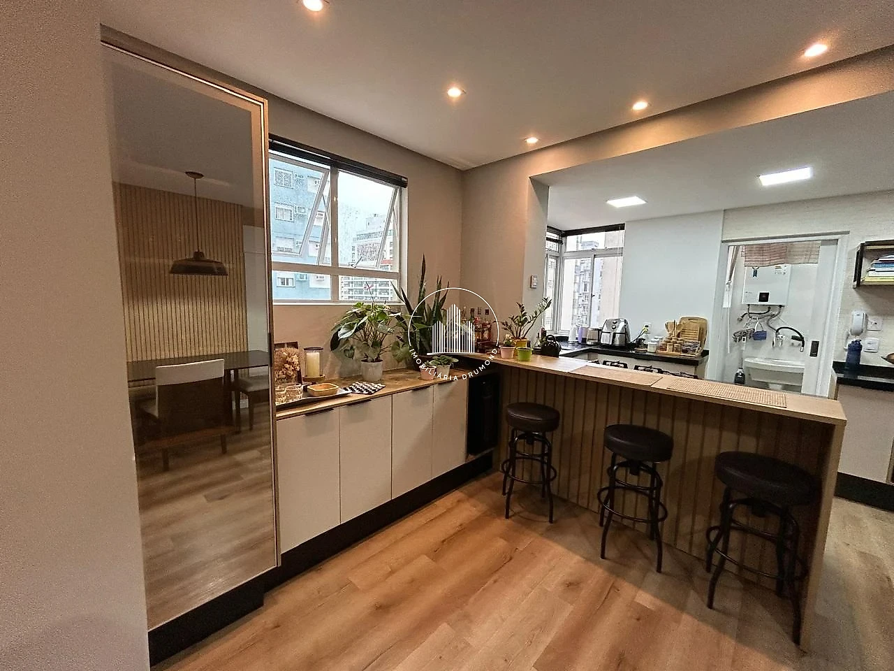 Apartamento em Centro, Florianópolis. 3 quartos, 101m². Imagem 3 de 32