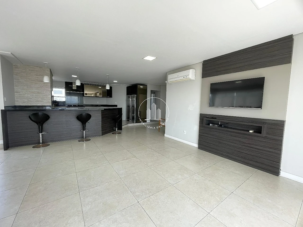 Apartamento em Centro, Florianópolis. 3 quartos, 101m². Imagem 25 de 32