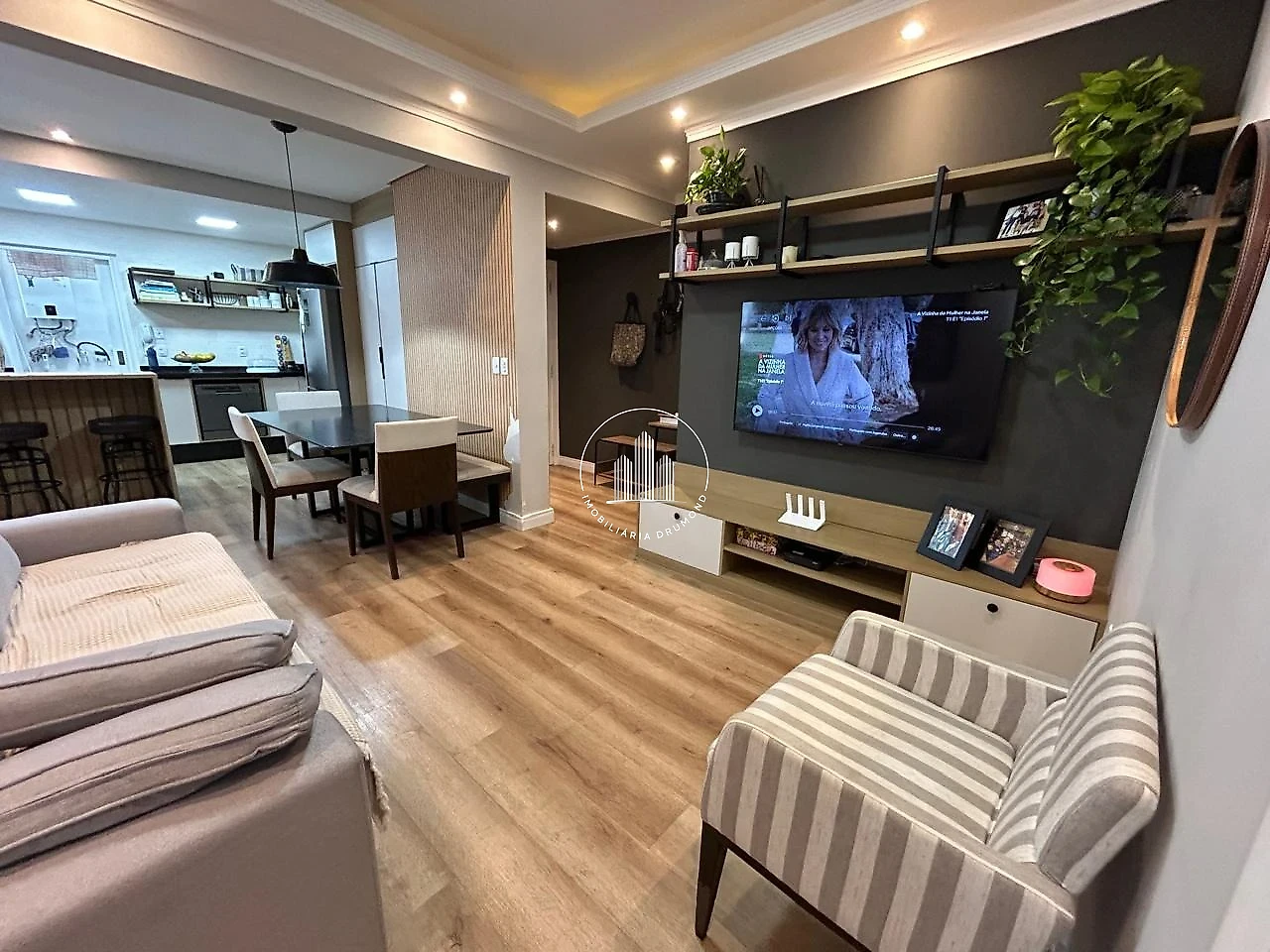 Apartamento em Centro, Florianópolis. 3 quartos, 101m². Imagem 2 de 32
