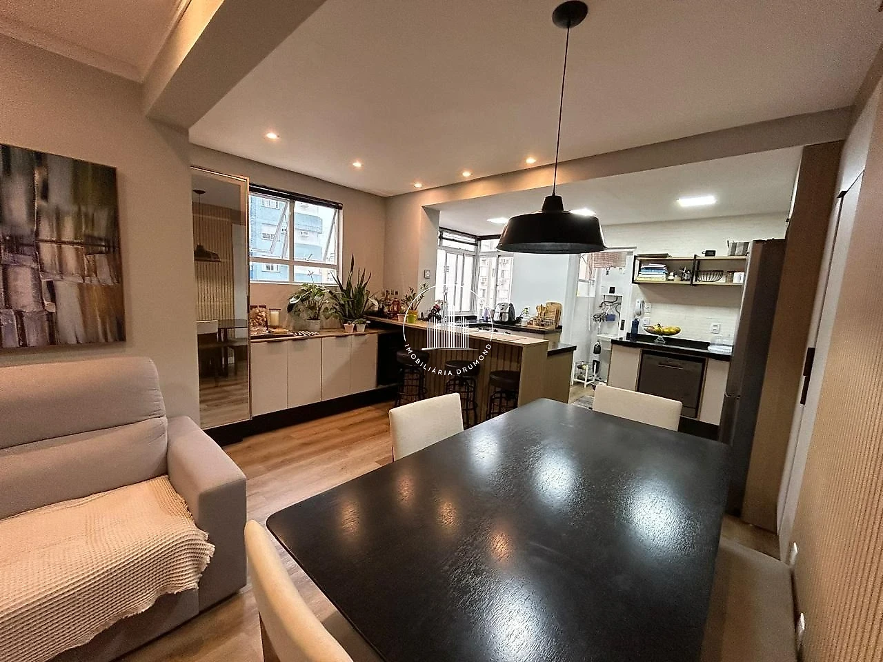Apartamento em Centro, Florianópolis. 3 quartos, 101m². Imagem 1 de 32