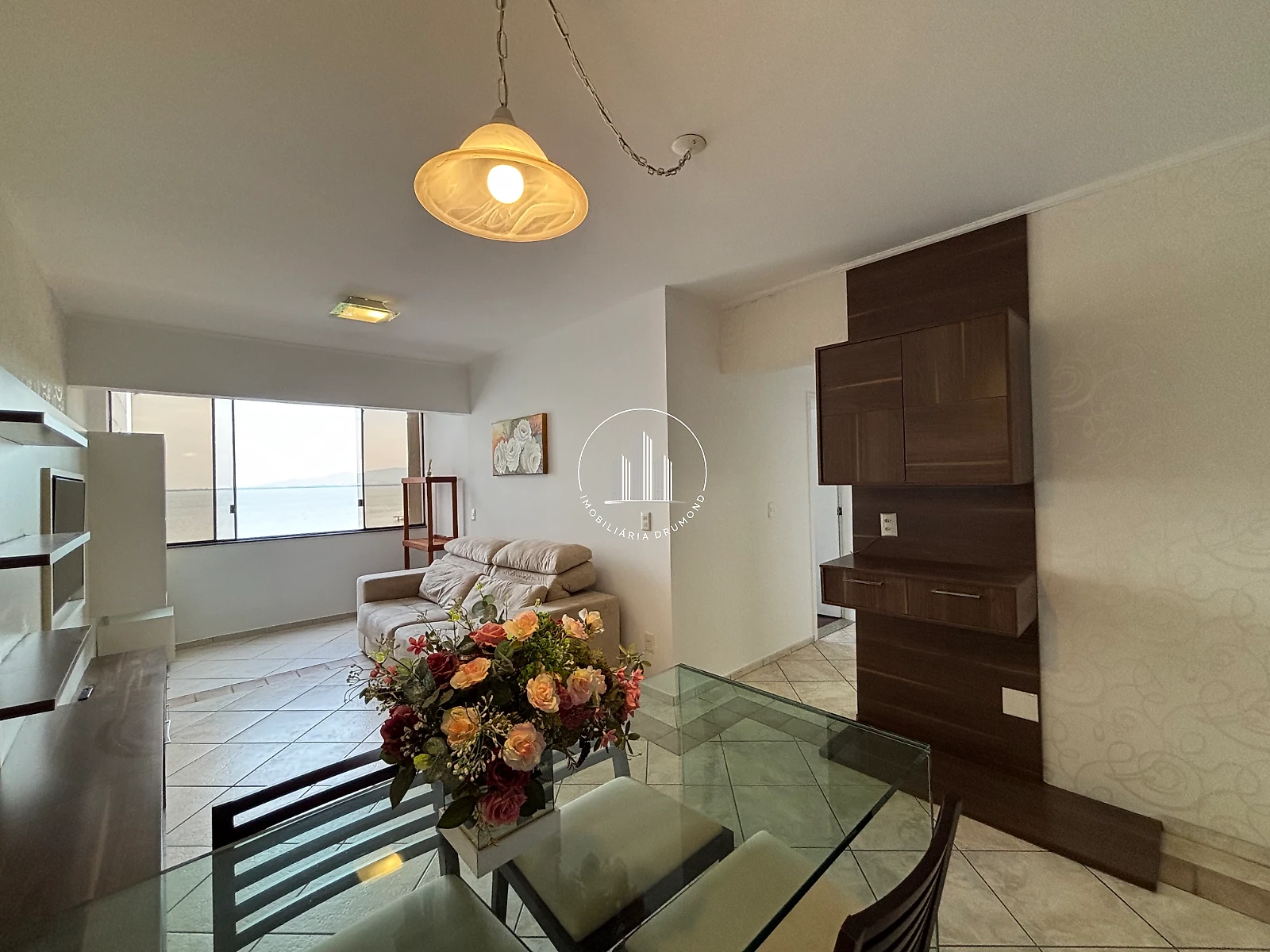 Apartamento em Coqueiros, Florianópolis. 2 quartos, 6383m². Imagem 2 de 39