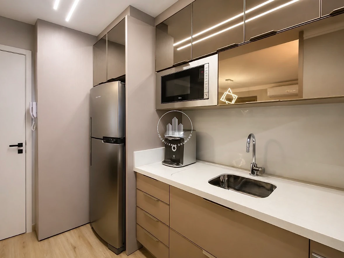 Apartamento em Barreiros, São José. 1 quartos, 66m². Imagem 2 de 31