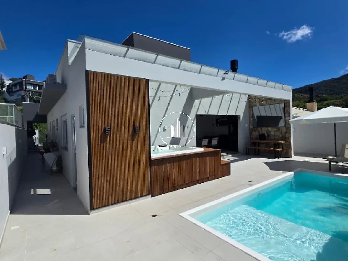 Casa em Pedra Branca, Palhoça. 3 quartos, 175m². Imagem 2 de 25