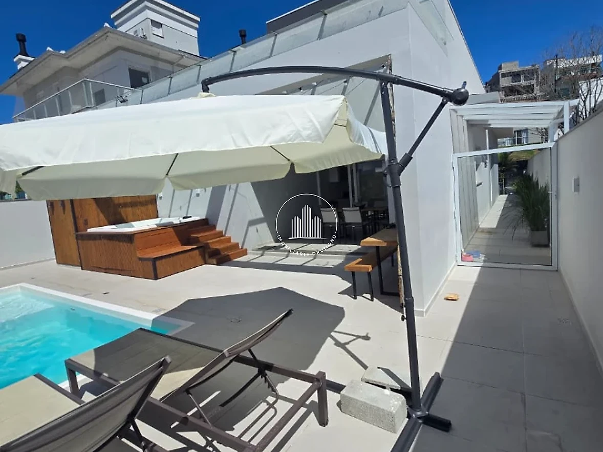 Casa em Pedra Branca, Palhoça. 3 quartos, 175m². Imagem 3 de 25