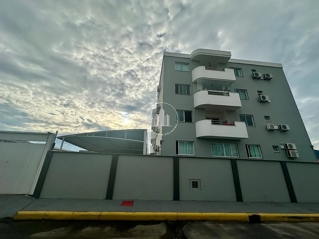 Apartamento em Universitário, Biguaçu. 2 quartos, 5161m². Imagem 2 de 32