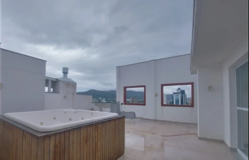 Cobertura em Agronômica, Florianópolis