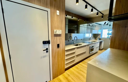 Apartamento em Praia Comprida, São José