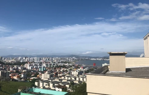 Apartamento em Praia Comprida, São José