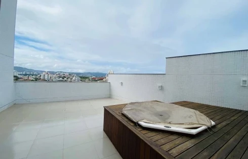 Apartamento em Capoeiras, Florianópolis