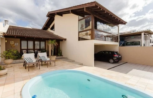 Casa com 3 quartos em Balneário, Florianópolis