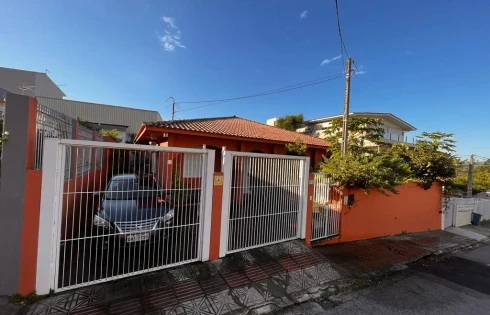 Casa em Centro, São José