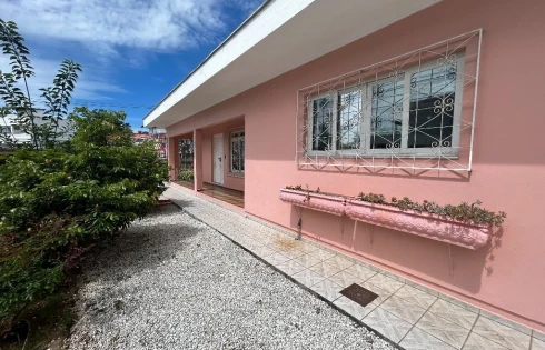 Casa em Ponta de Baixo, São José