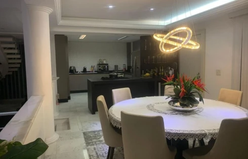 Casa em Bosque das Mansões, São José